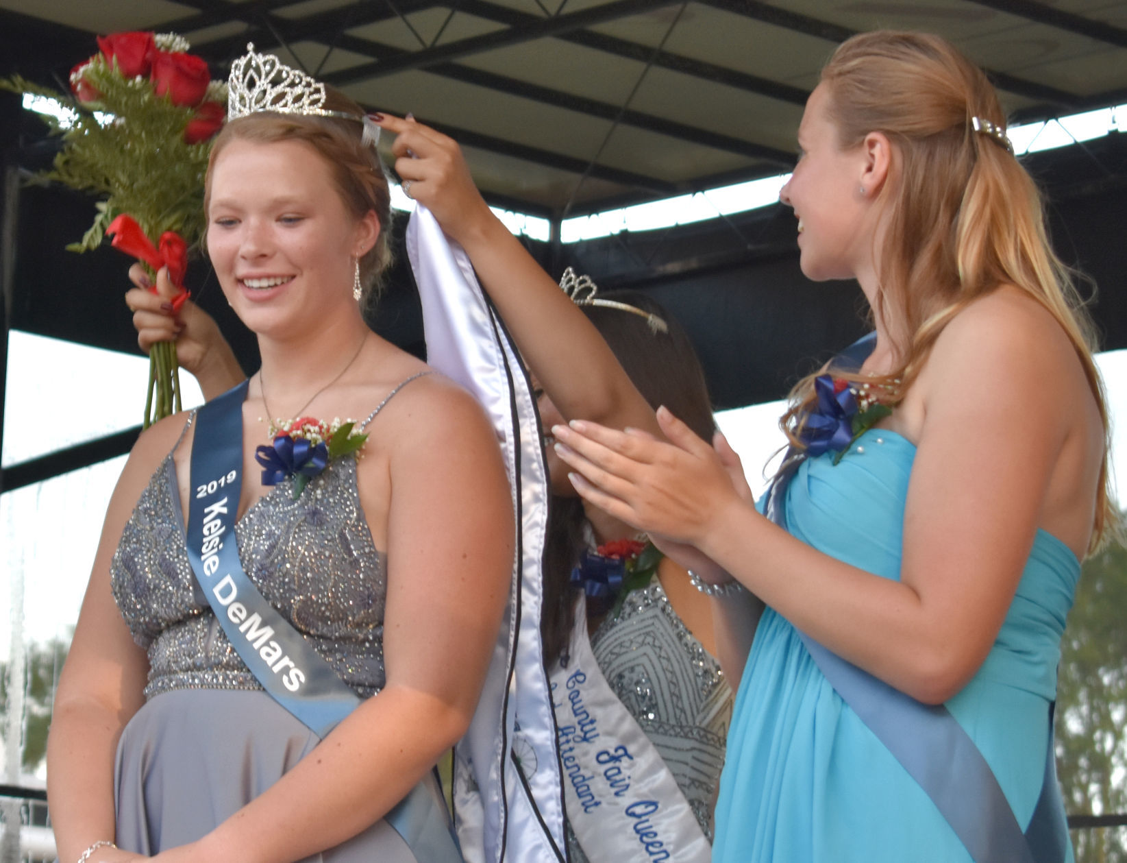Kelsie crowned 2.jpg